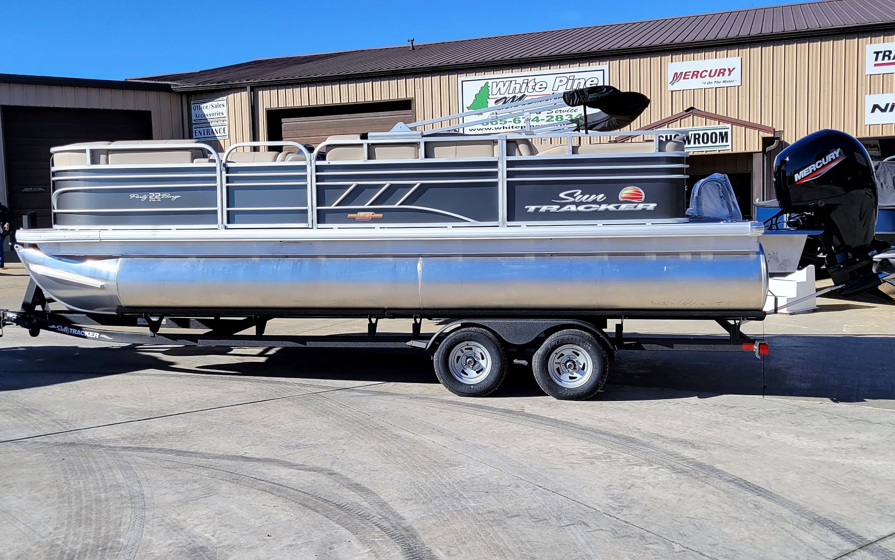 2023 Sun Tracker Party Barge 22 RF DLX w/Mercury 150 and Tandem Axle  Trailer - White Pine Marine